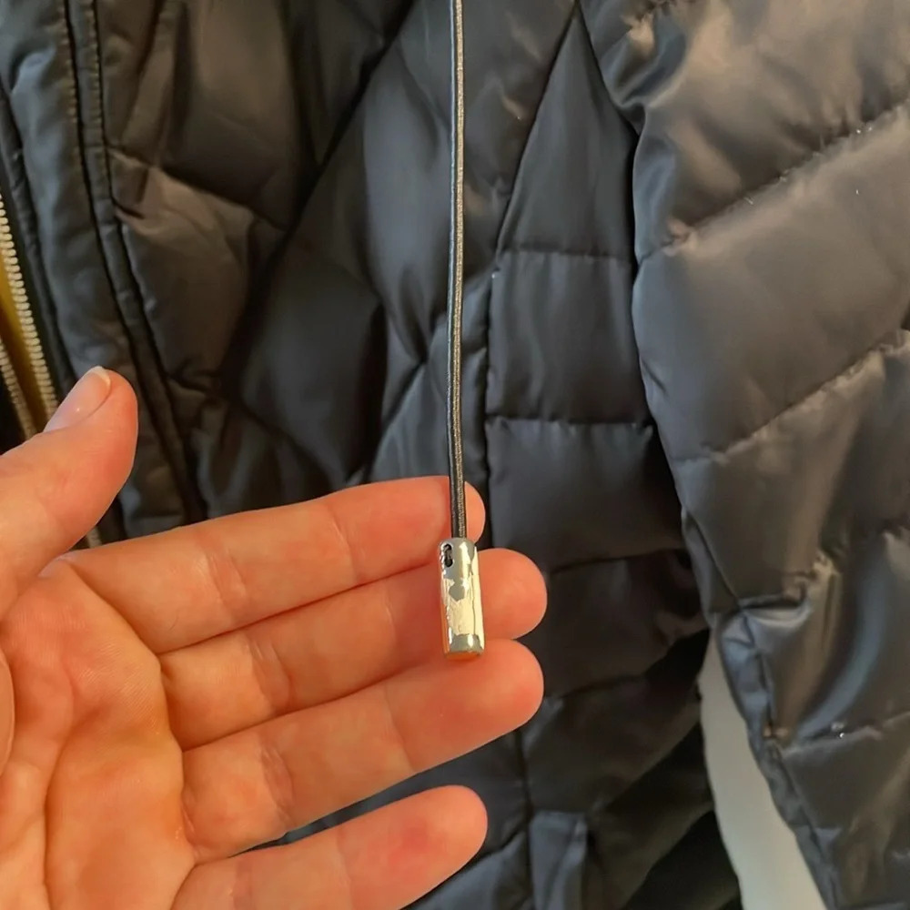Kenneth Cole New York, warm winter black quilted down-filled jacket, medium EUC - Picture 6 of 7
